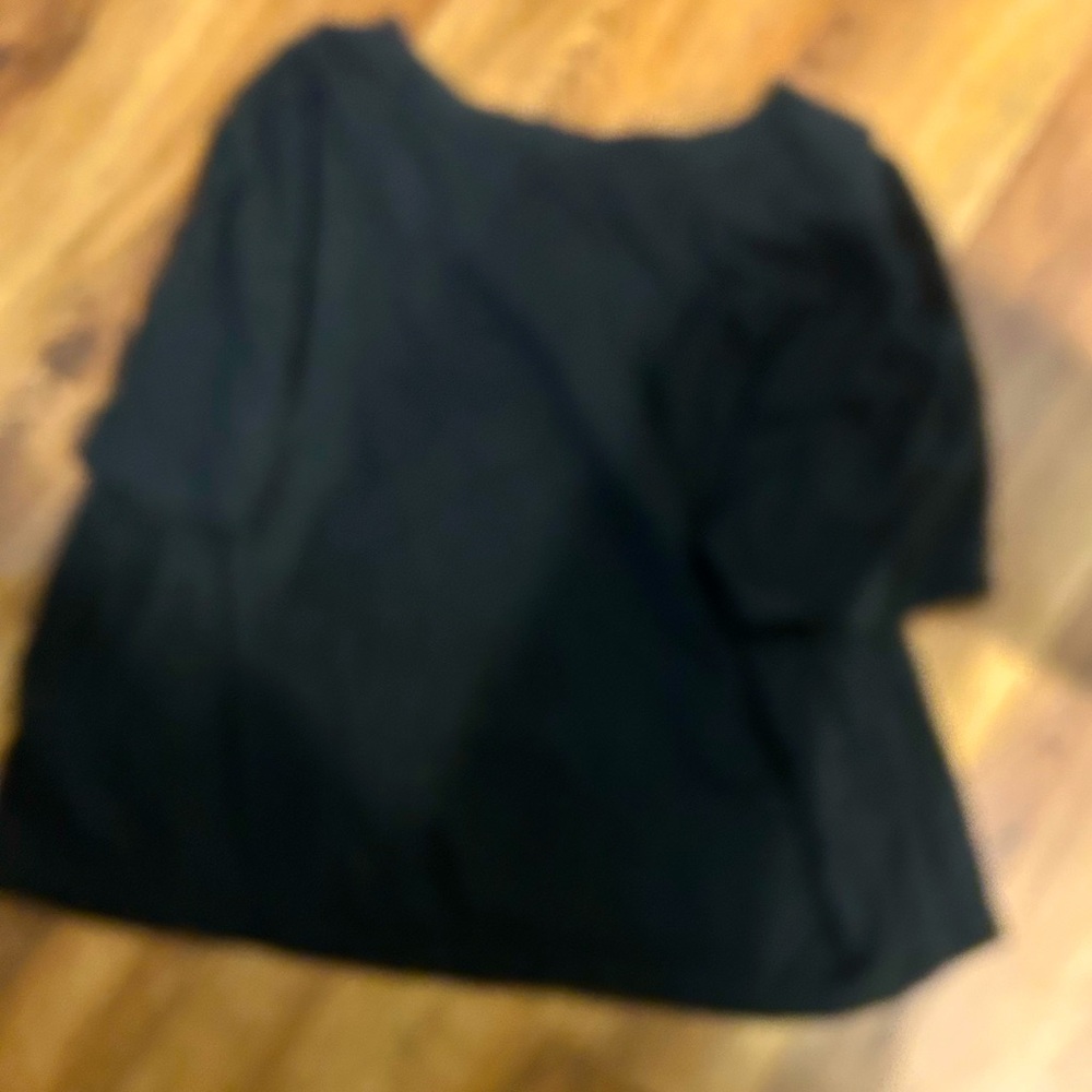 size~M Brand~Old navy crop top color~Black